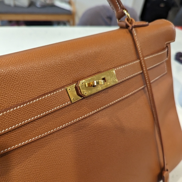 Hermes Kelly 35 Courchevel Gold on Gold - Picture 10 of 15